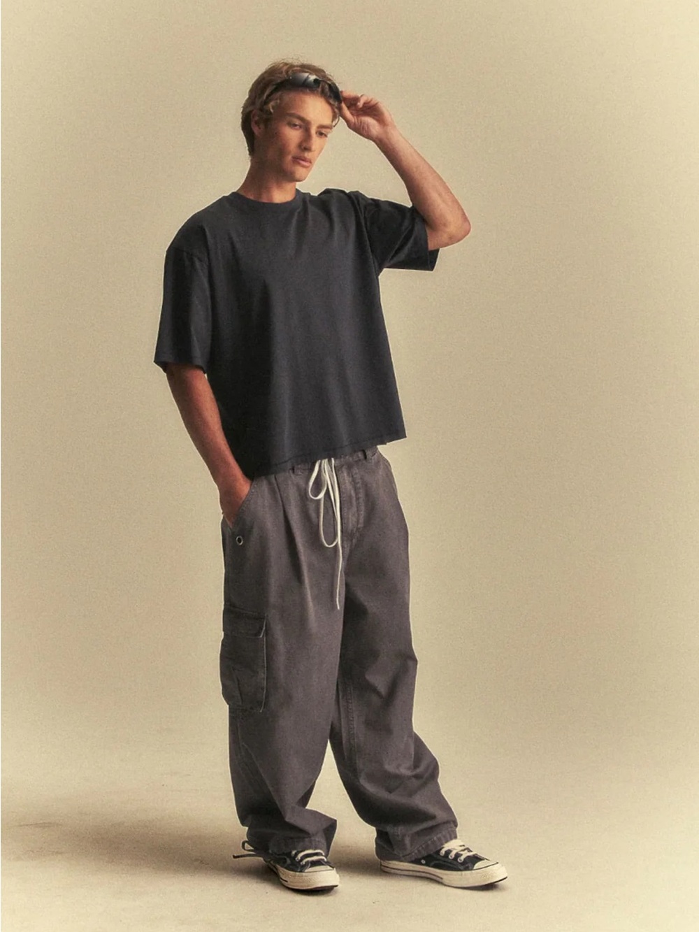 Elwood Oversized Core Tee - 'Vintage Black' Sz L Men’s
(Sep A-2)